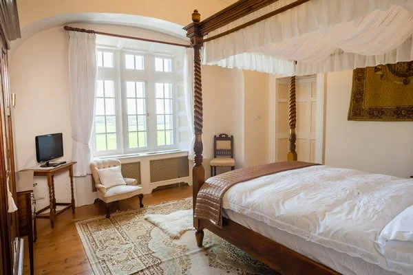 Lady's Room, Lisheen Castle